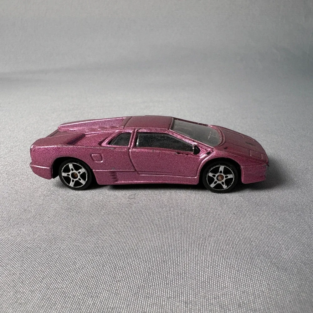 Maisto Lamborghini Diablo Diecast Car Metallic Pink Glitter 1/64 Scale Toy Car